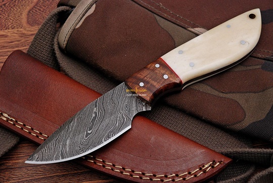 Damascus Steel Hunting knife