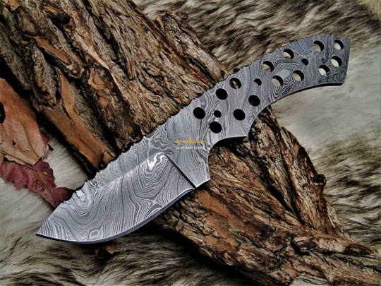 	Damascus steel Blank Blade