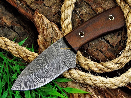 Damascus Steel Mini Skinner knife