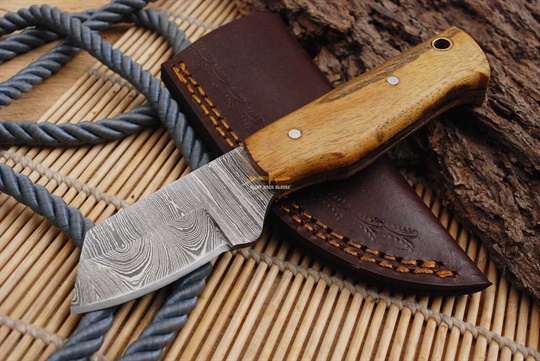 Damascus Steel Mini Skinner knife